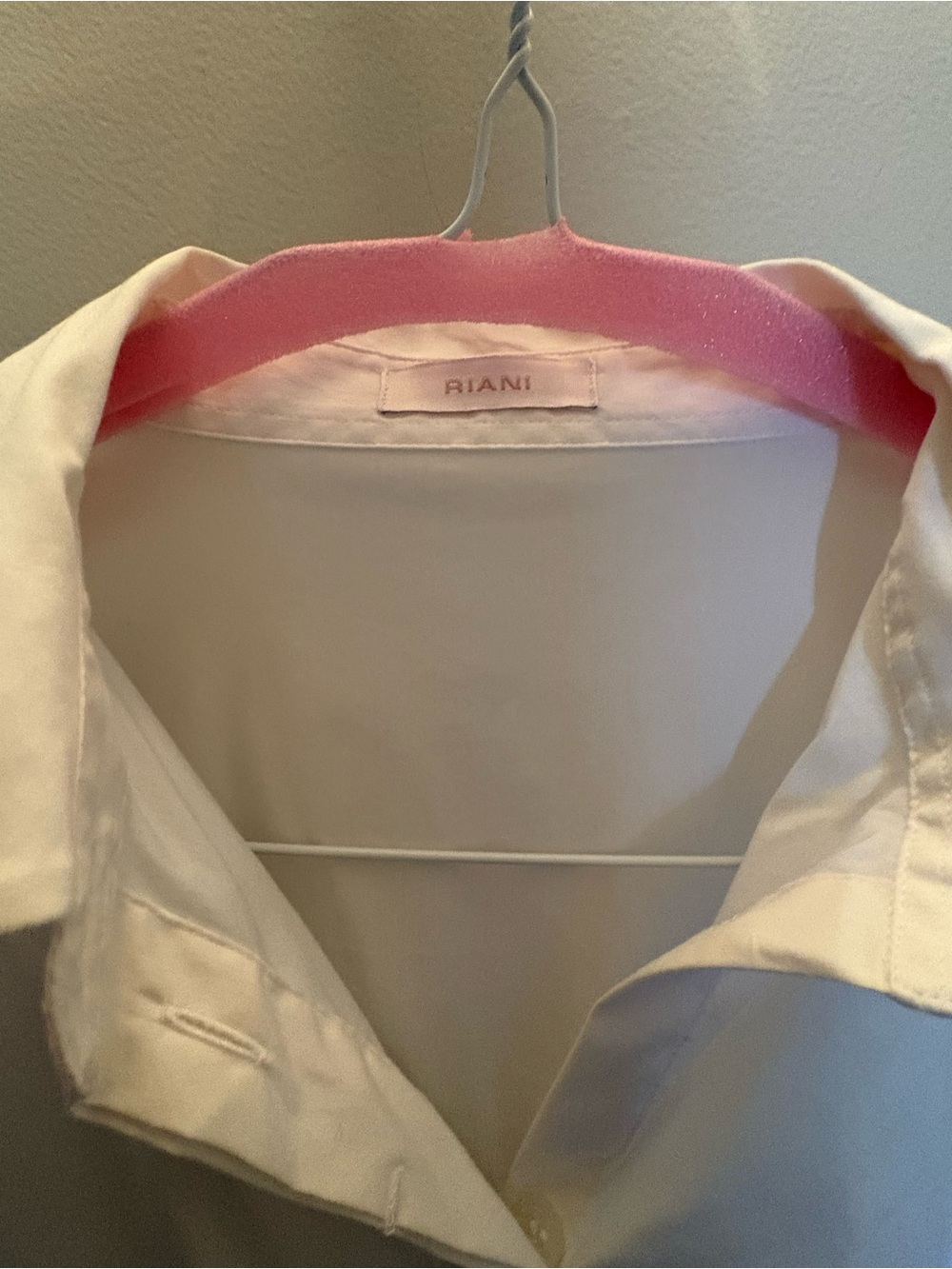 RIANI- size 4 US Sleeveless White Pleated Trim Tie-Front Blouse - Picture 7 of 17